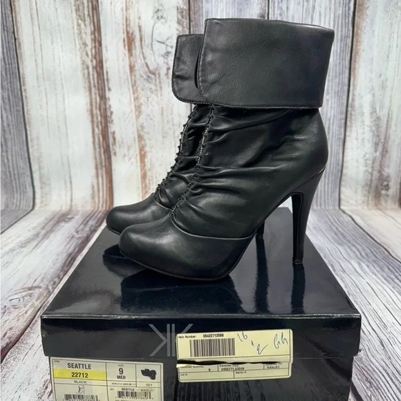 NWOT Kardashian Kollection Black Cuffed Heeled Boots with Zippered Design Size 9 - Picture 11 of 12